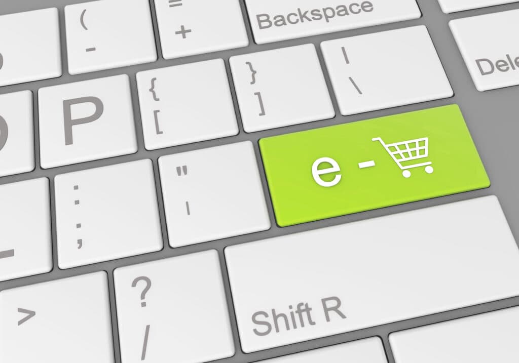 Touche de clavier avec un caddie e-commerce