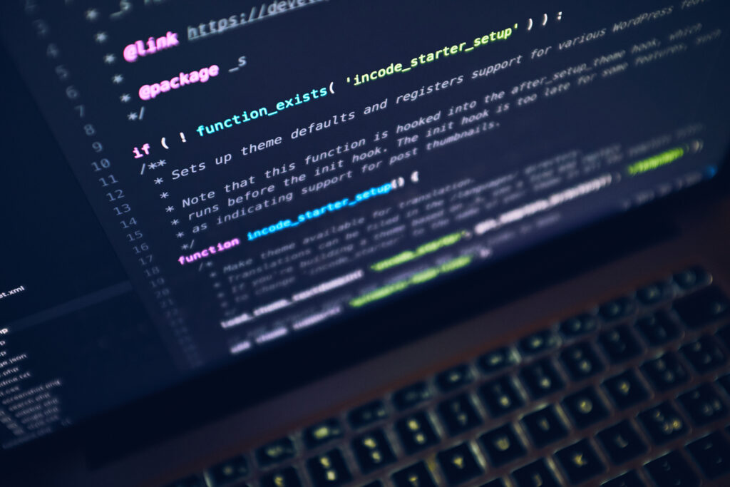 Code source affiché sur l’écran d’un ordinateur portable